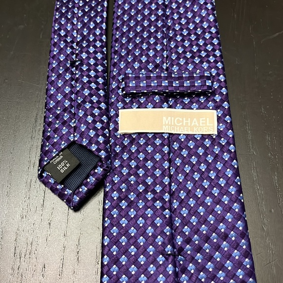 Michael Kors Men’s Silk Tie - Picture 2 of 5